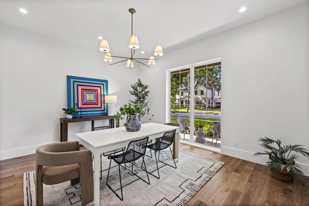 9124 Lynbrook Drive