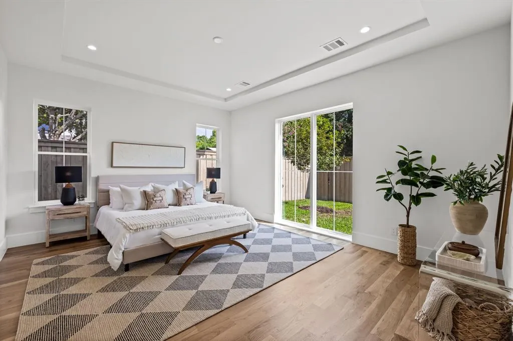 9124 Lynbrook Drive