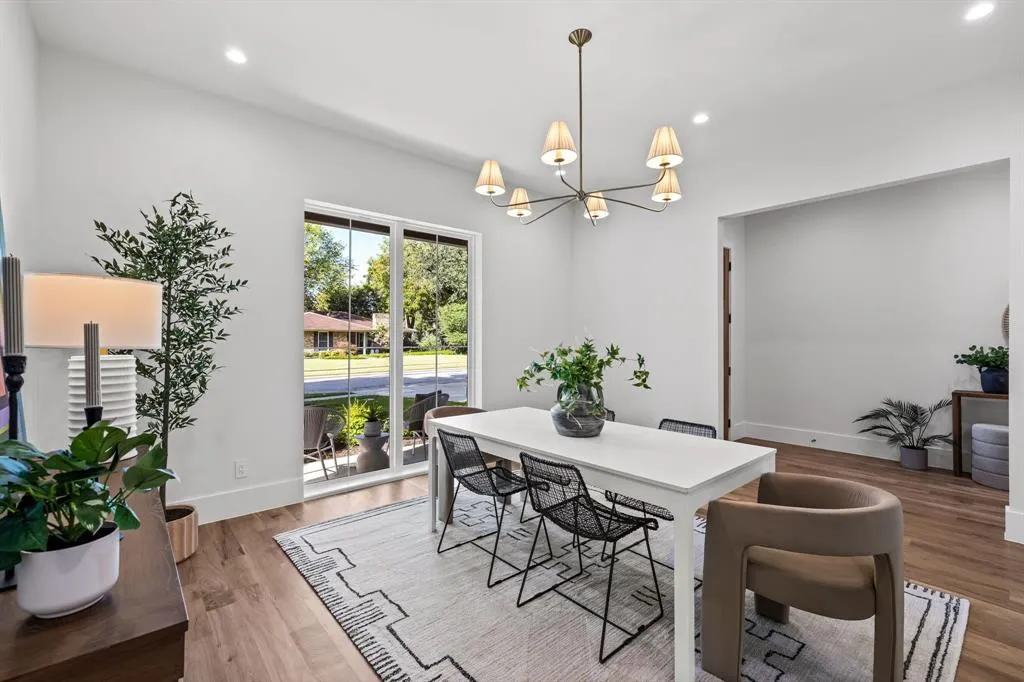 9124 Lynbrook Drive