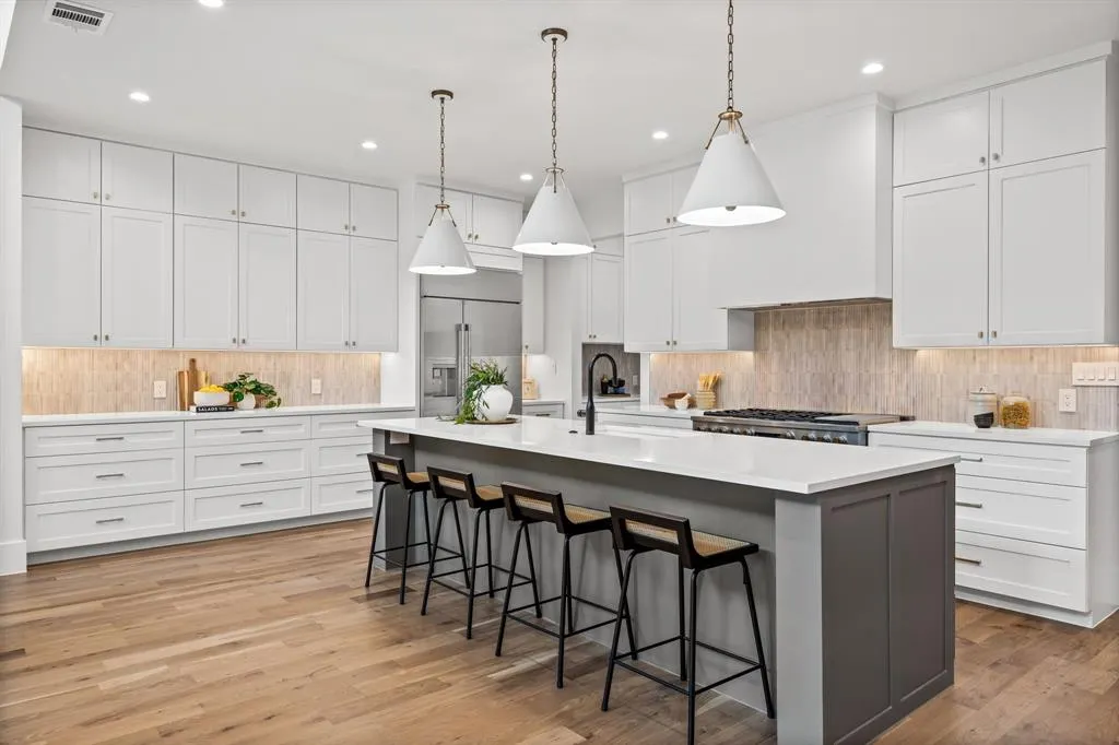 9124 Lynbrook Drive