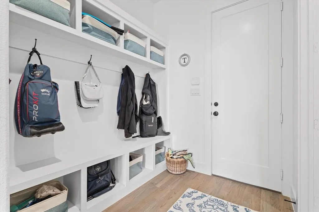 1620 Sterling Court