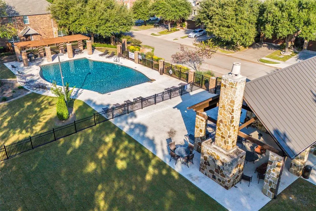 4800 Bayview Drive