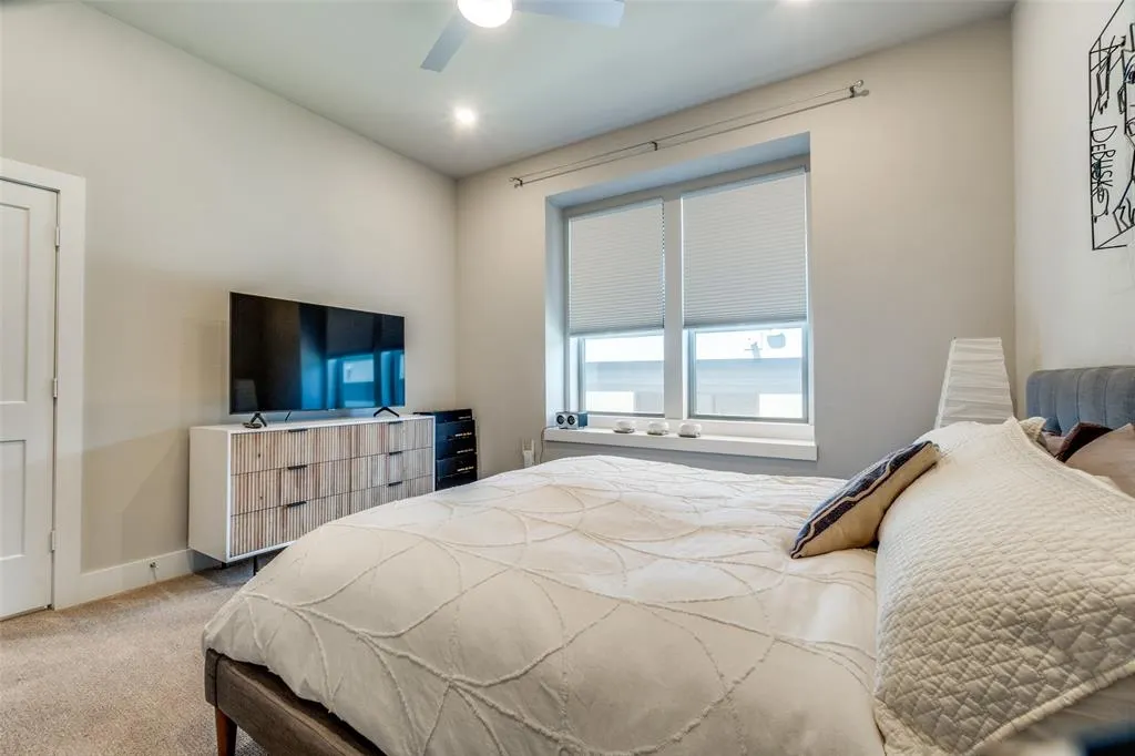 5608 Lindell Avenue, #3