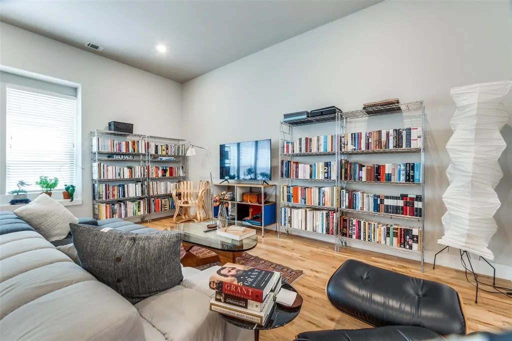5608 Lindell Avenue, #3