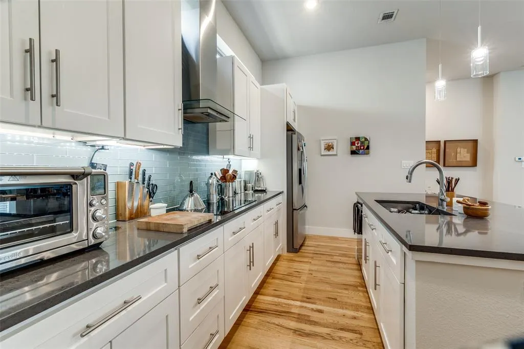 5608 Lindell Avenue, #3