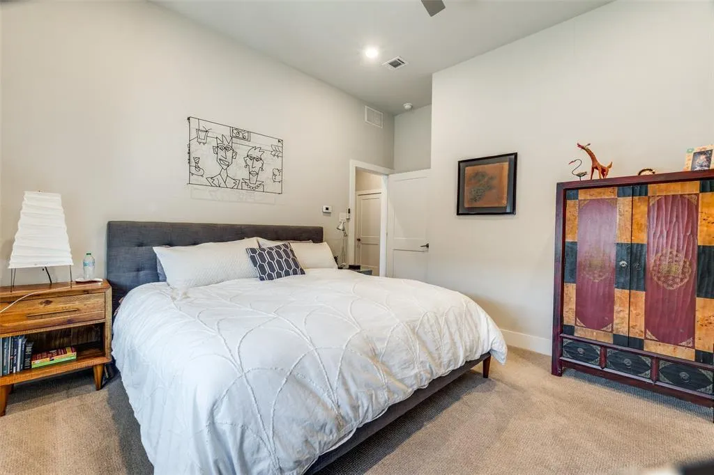 5608 Lindell Avenue, #3