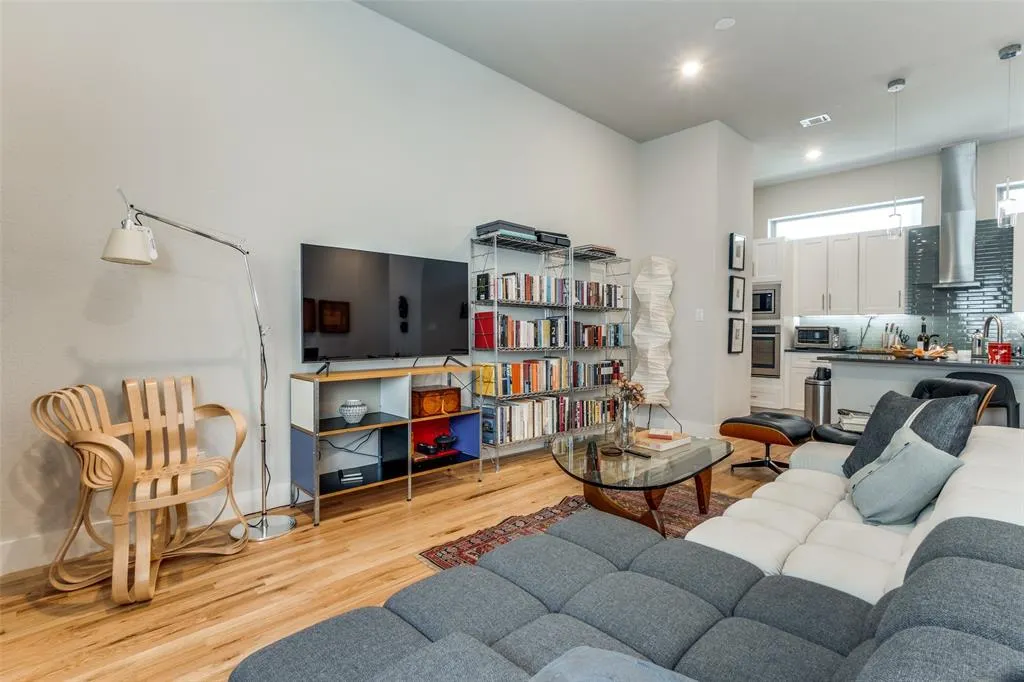 5608 Lindell Avenue, #3
