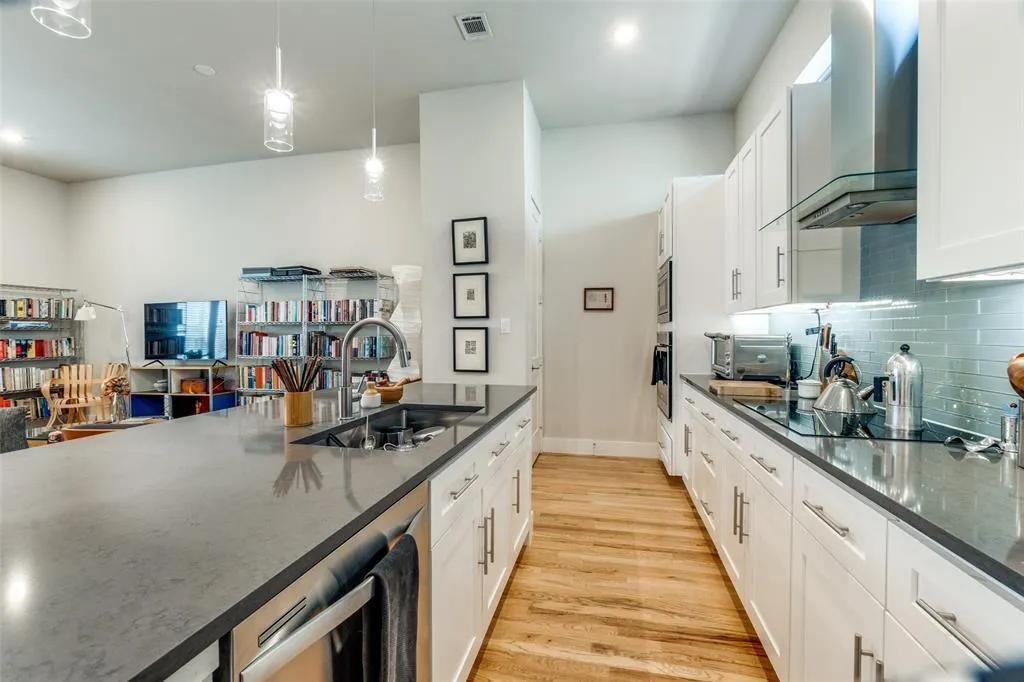 5608 Lindell Avenue, #3