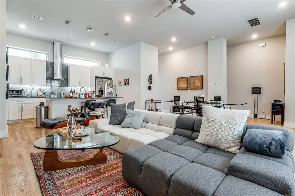 5608 Lindell Avenue, #3
