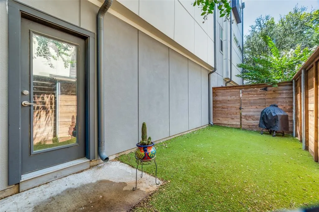 5608 Lindell Avenue, #3