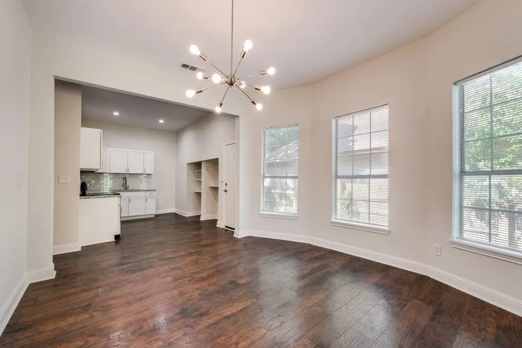 4823 Ash Lane