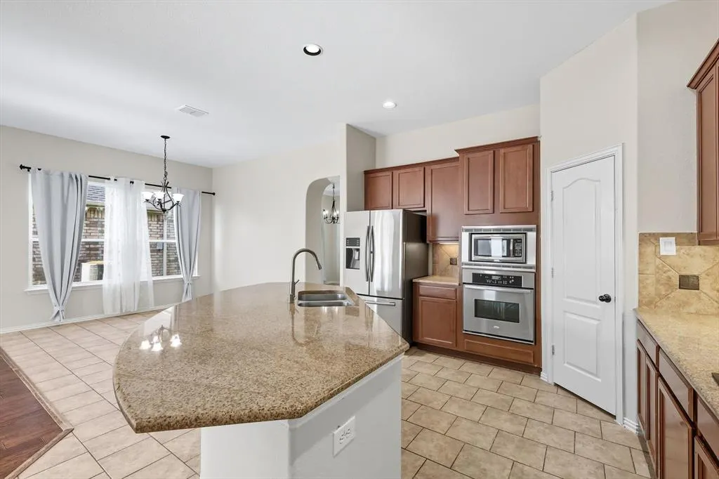 14625 Riverside Drive Drive