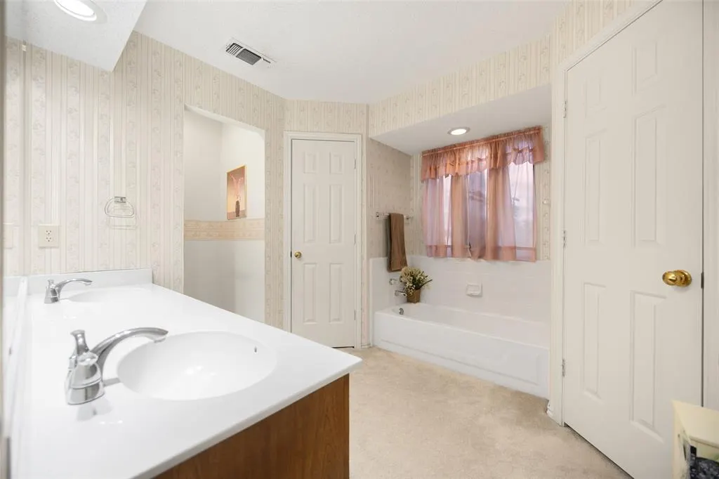 3308 Horseshoe Drive