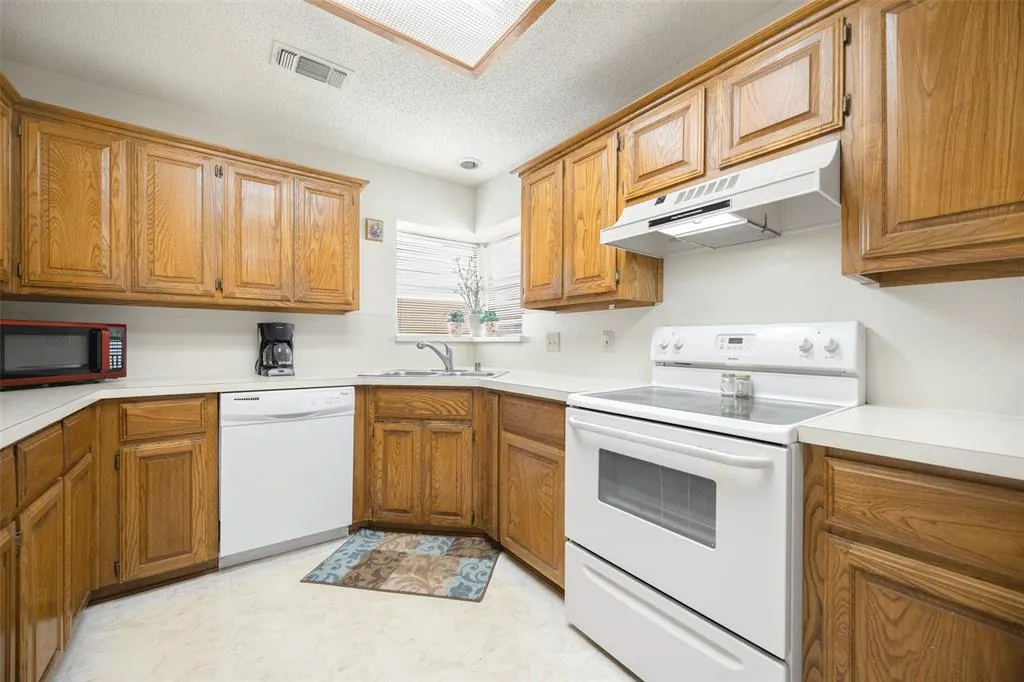 3308 Horseshoe Drive