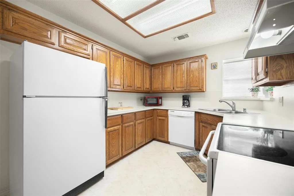 3308 Horseshoe Drive