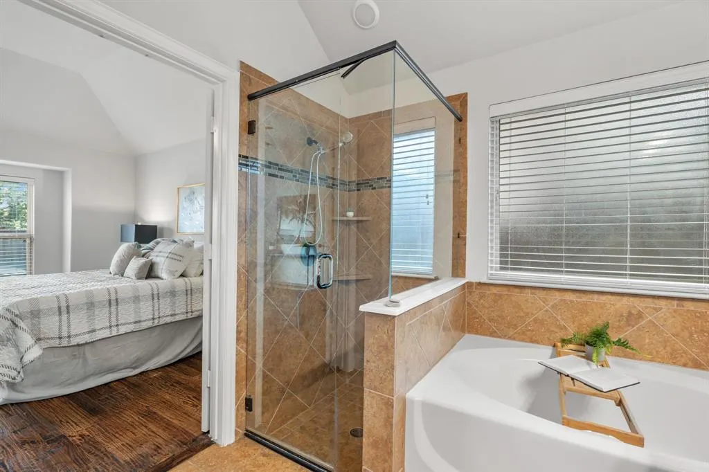 1609 Emerald Tree Place