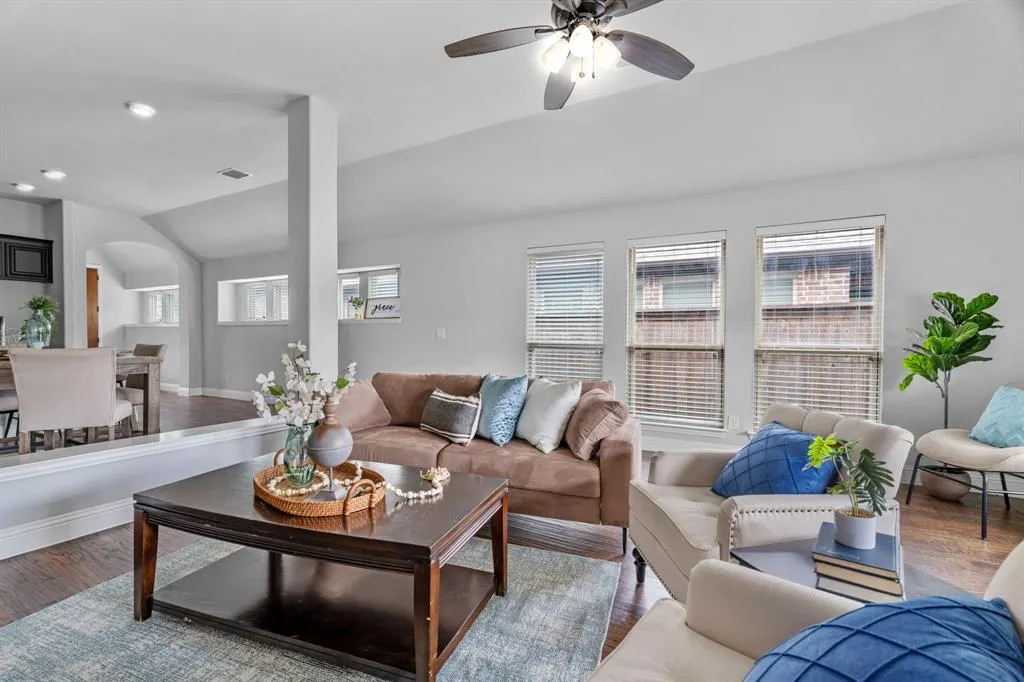 1609 Emerald Tree Place