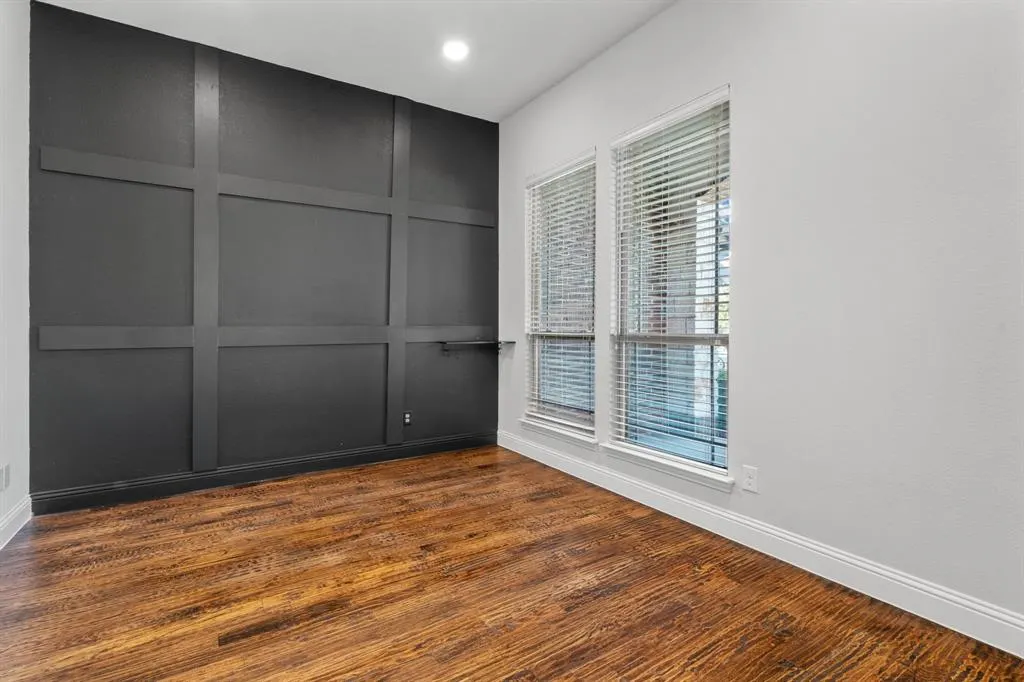 1609 Emerald Tree Place