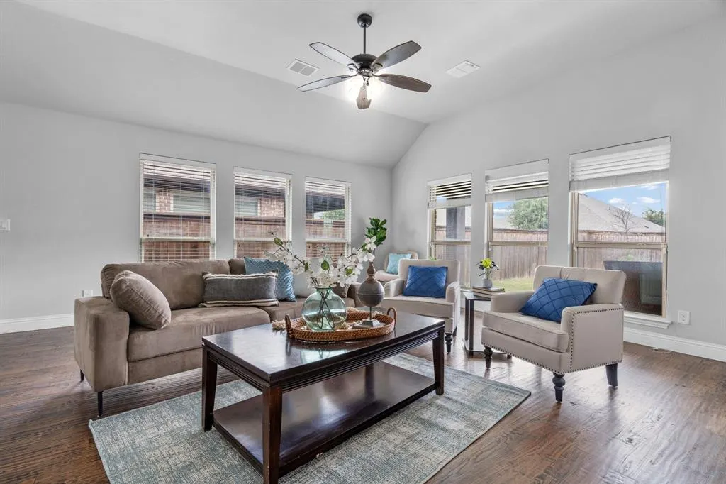 1609 Emerald Tree Place