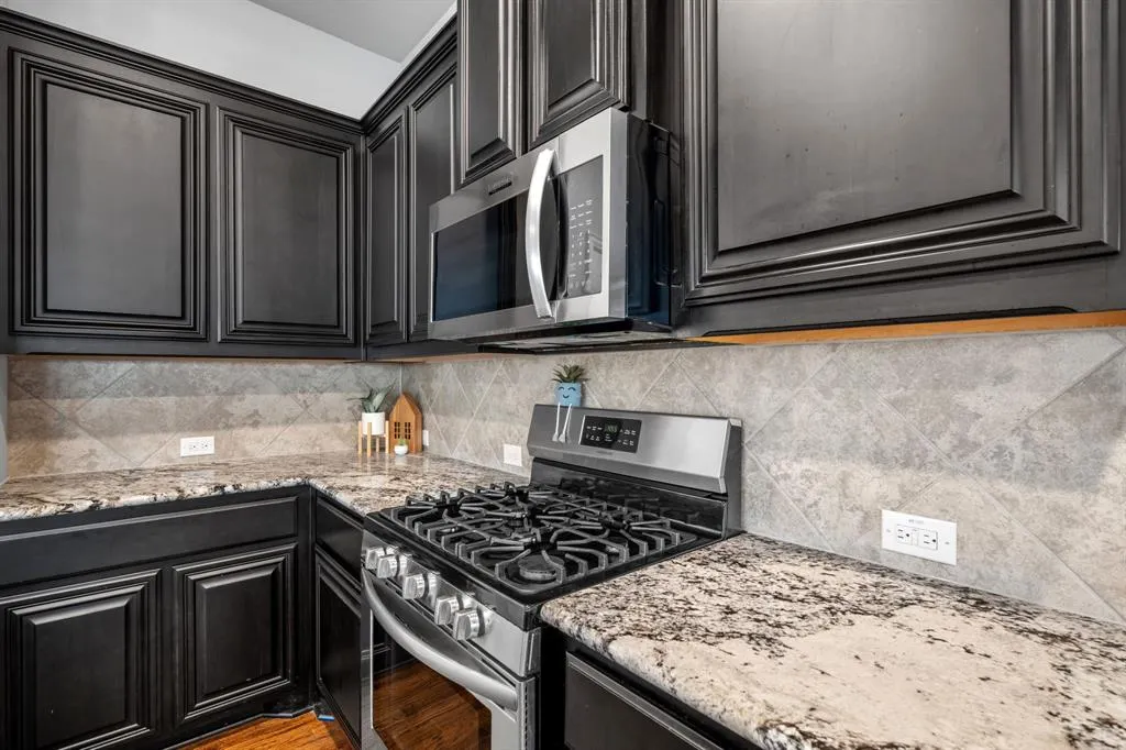 1609 Emerald Tree Place