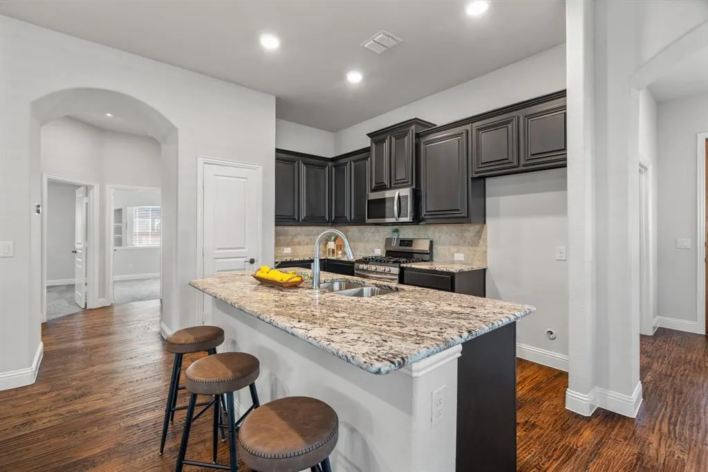 1609 Emerald Tree Place