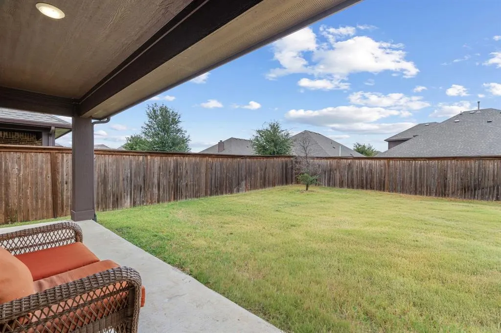 1609 Emerald Tree Place