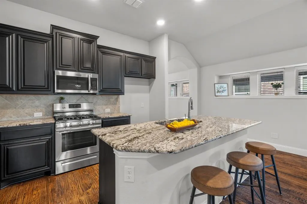 1609 Emerald Tree Place