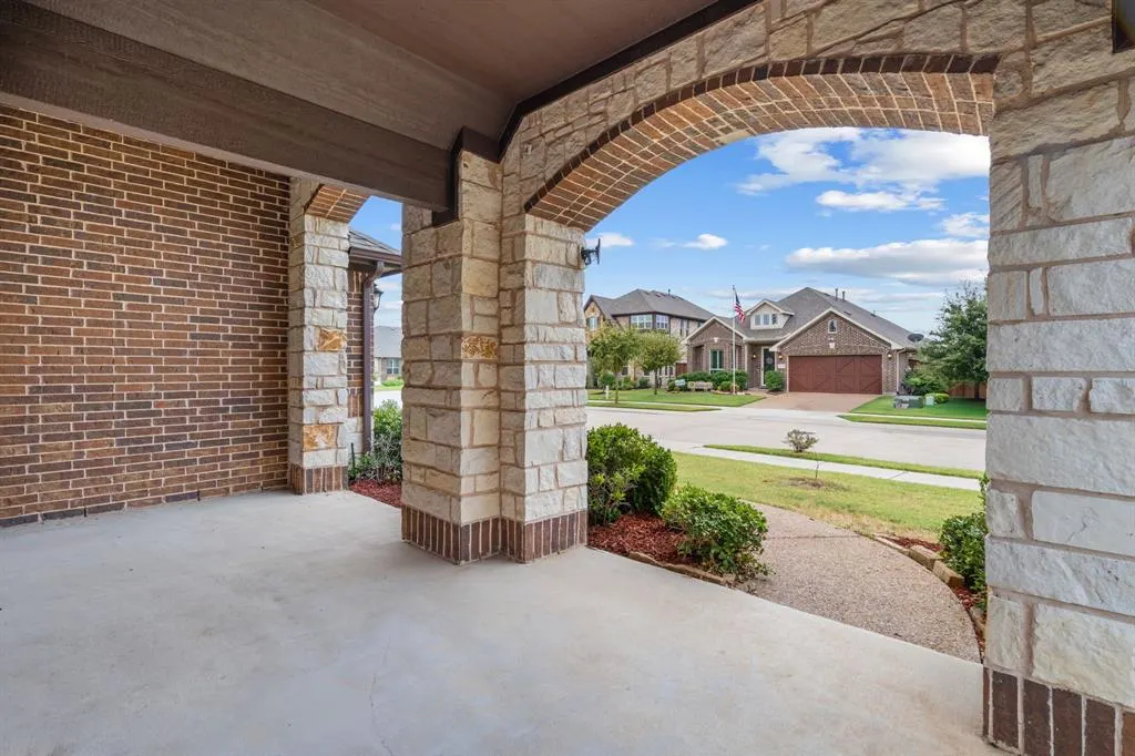 1609 Emerald Tree Place