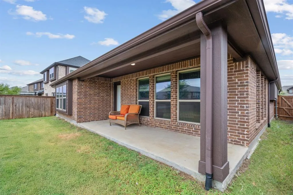 1609 Emerald Tree Place