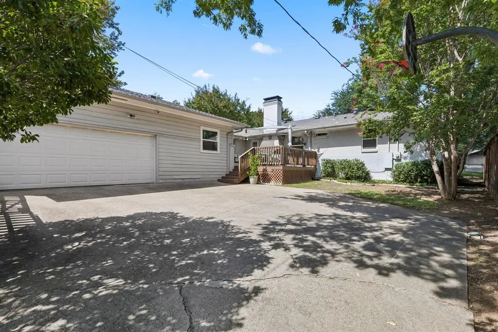 9910 Lanshire Drive