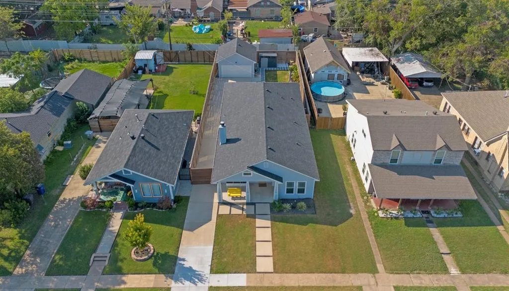 2534 Gladstone Drive