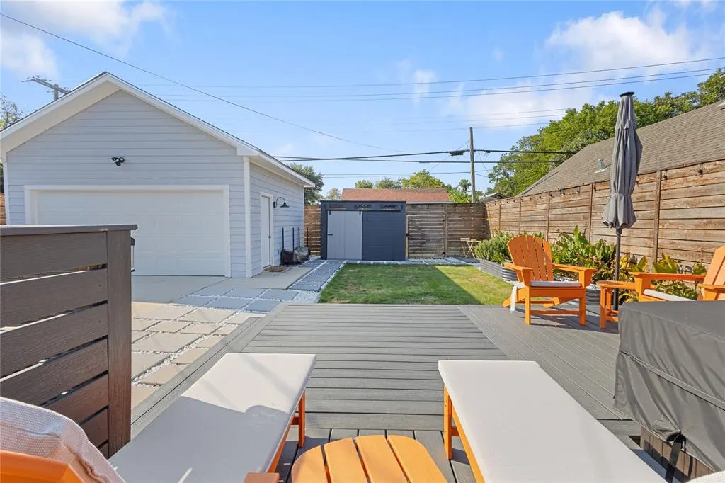 2534 Gladstone Drive