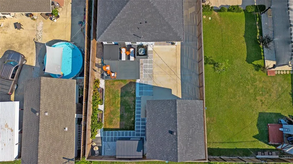 2534 Gladstone Drive