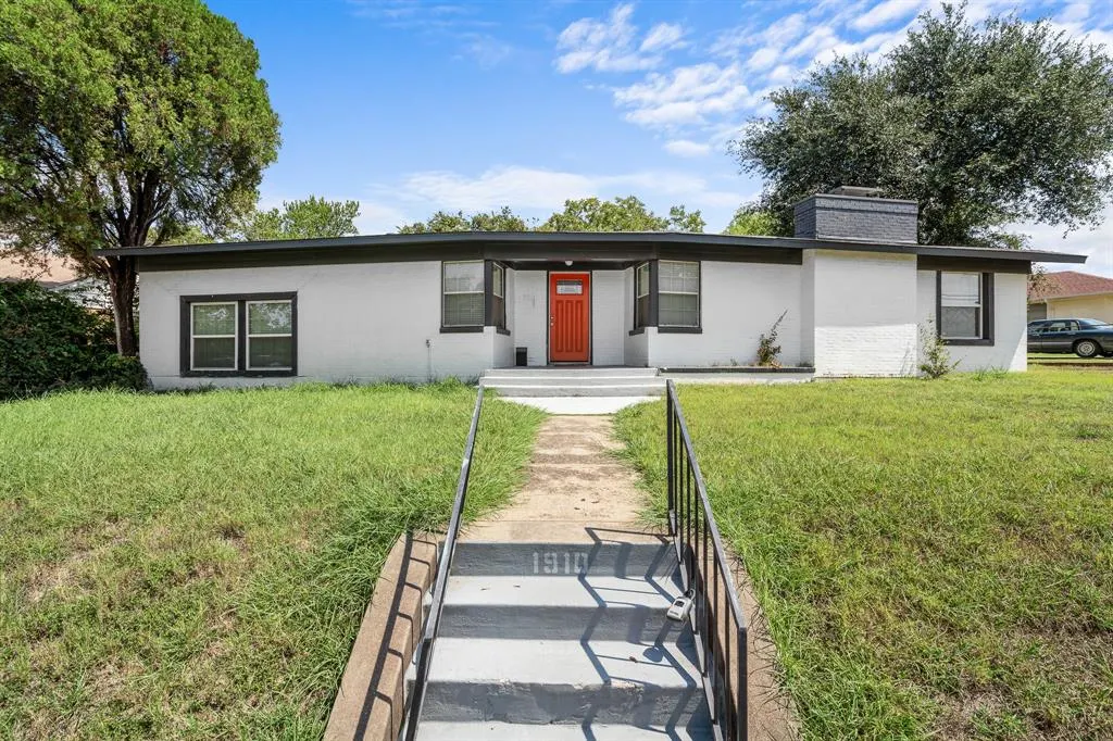 1910 Danube Drive