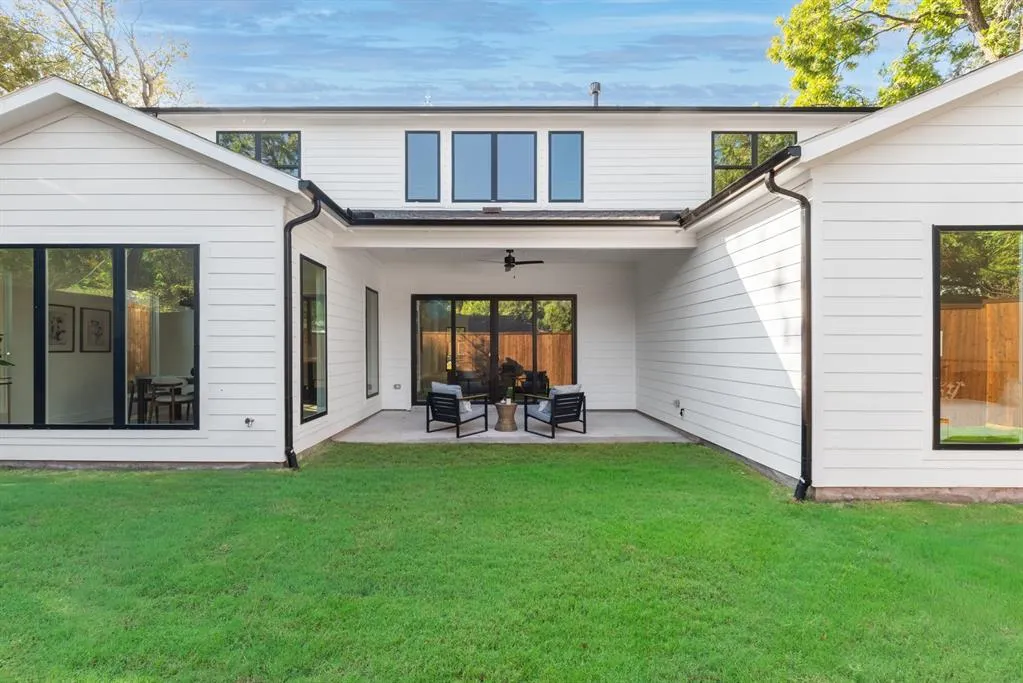 10321 Lanshire Drive