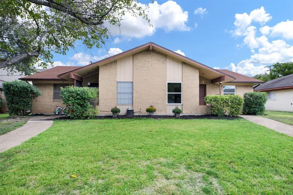 12816/12818 Pandora Drive