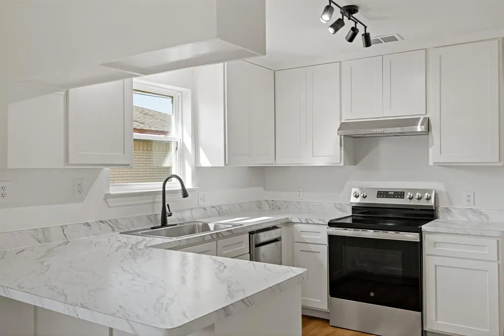 12816/12818 Pandora Drive