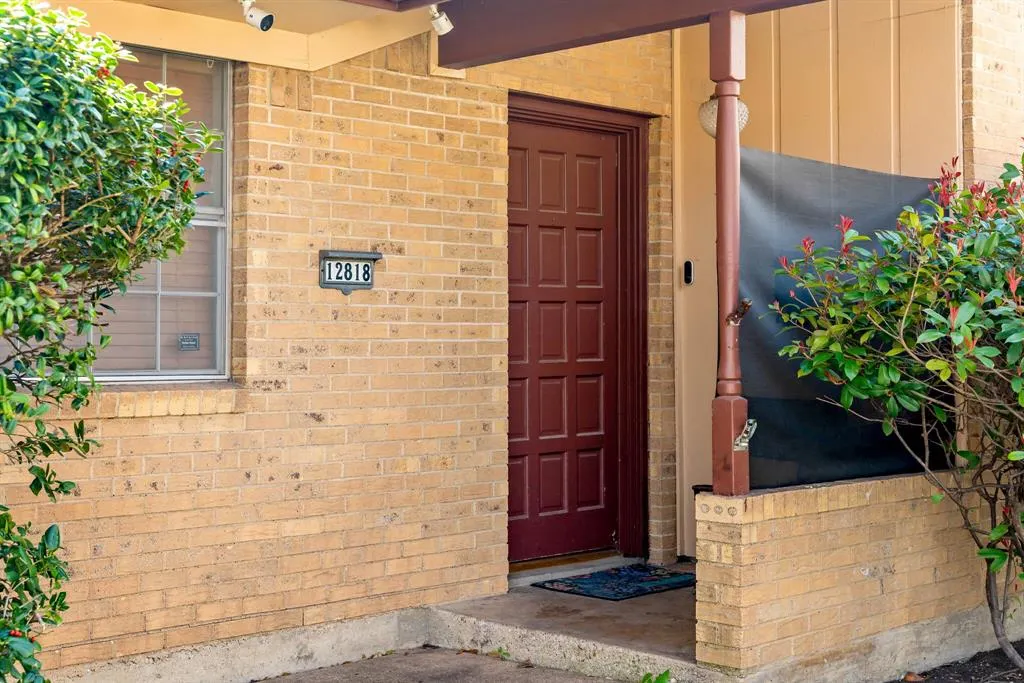12816/12818 Pandora Drive