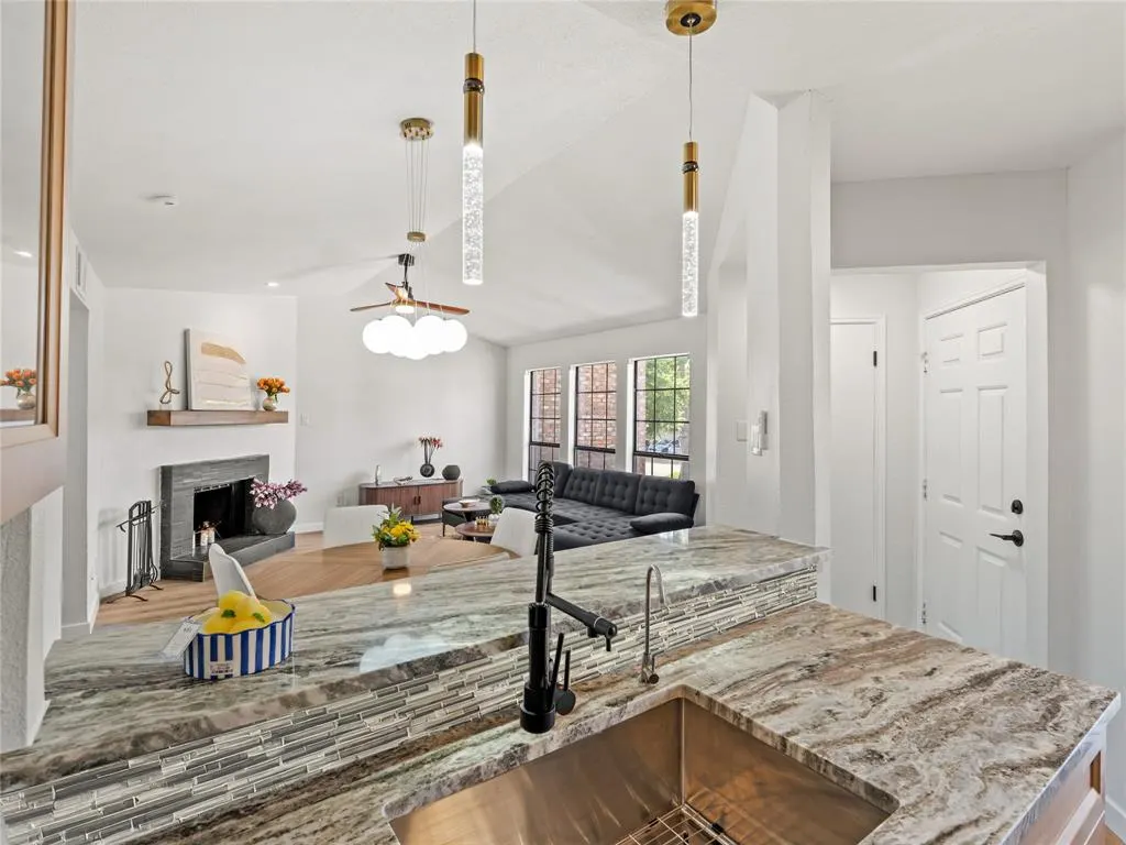 3101 Townbluff Drive, #922
