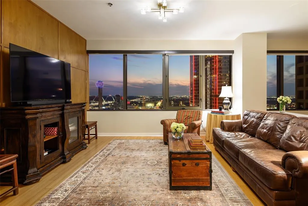 1200 Main Street, #2406