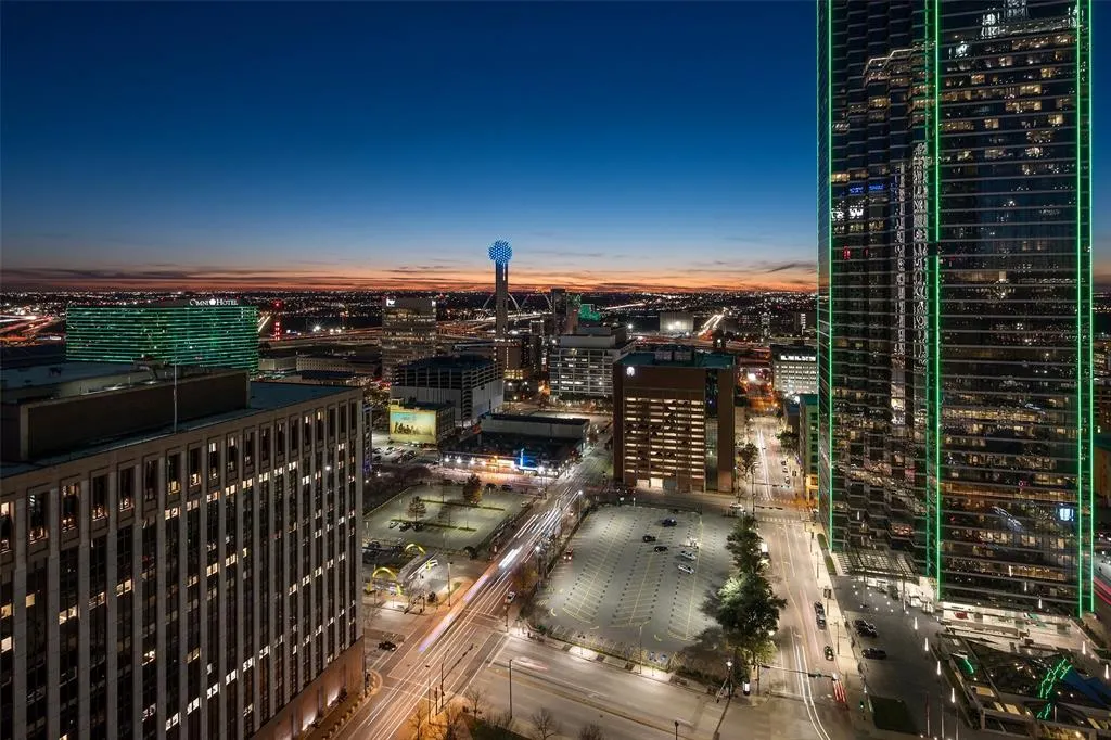 1200 Main Street, #2406