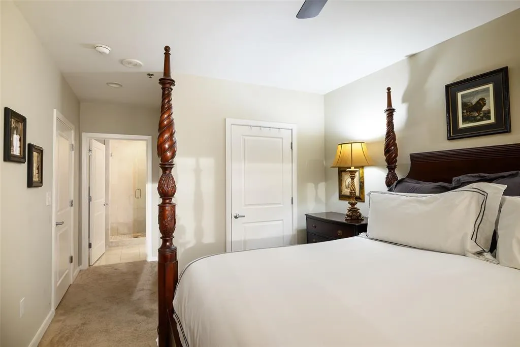 1200 Main Street, #2406