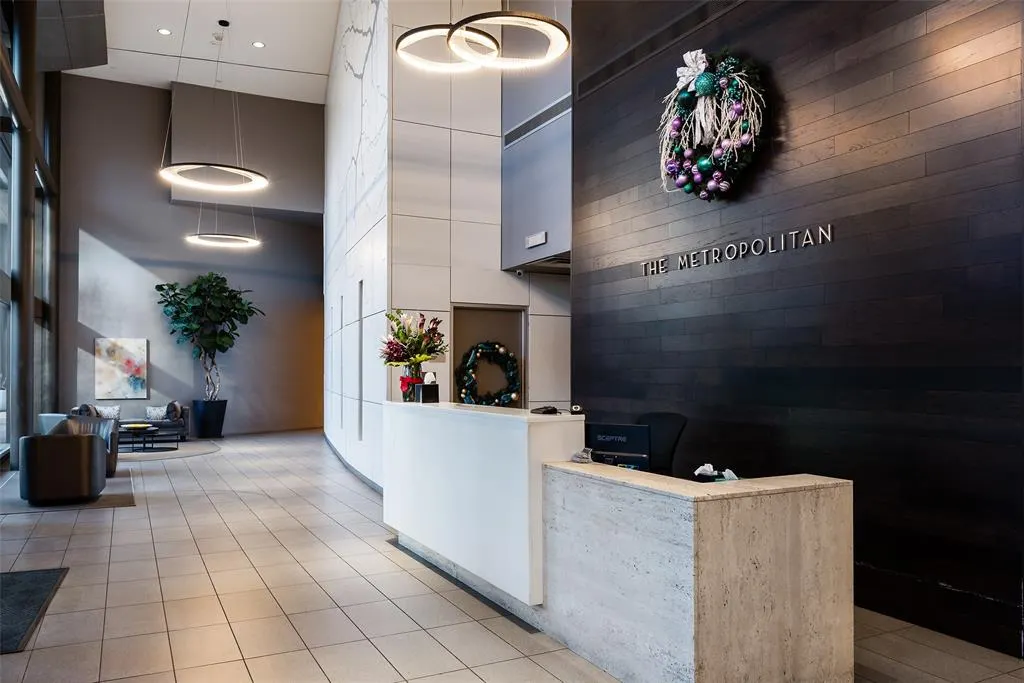 1200 Main Street, #2406