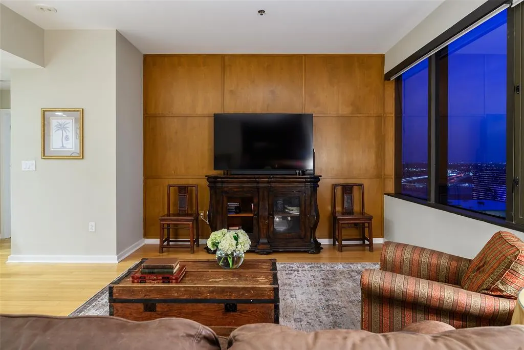 1200 Main Street, #2406