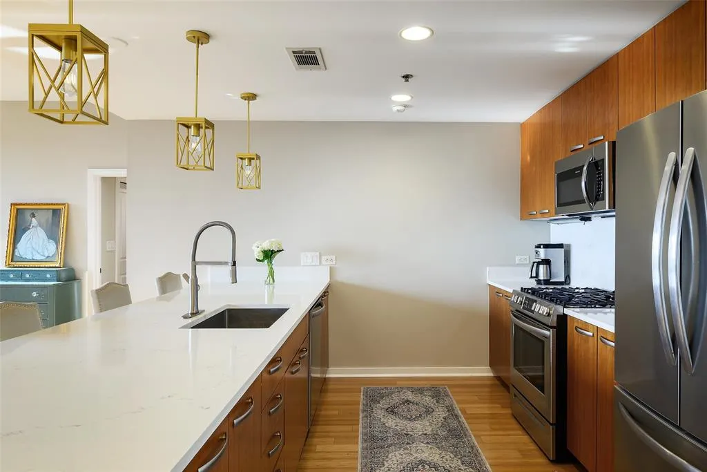1200 Main Street, #2406