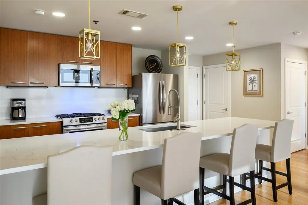 1200 Main Street, #2406