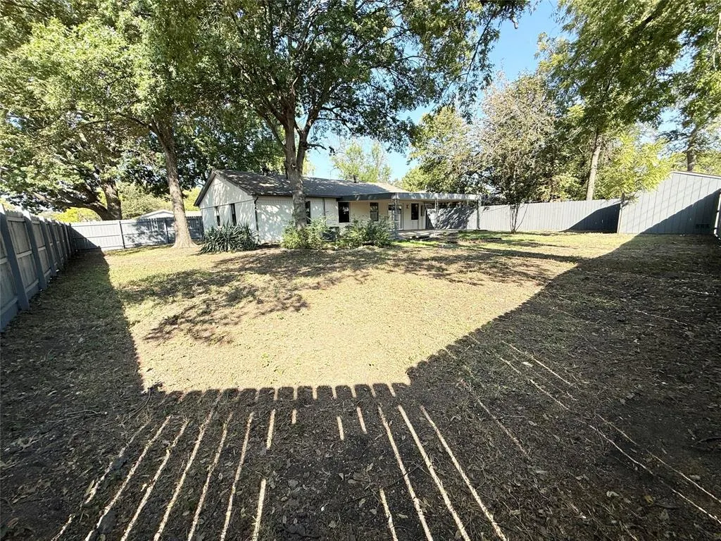 300 N Cottonwood Drive