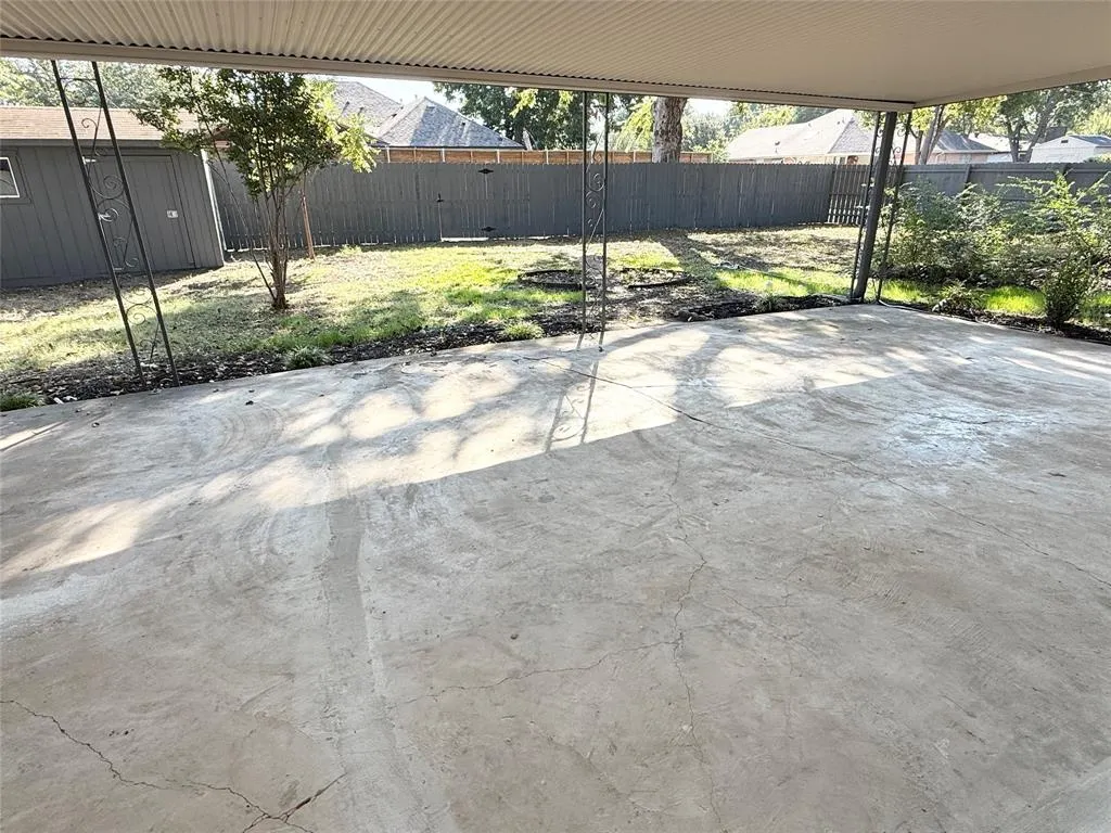 300 N Cottonwood Drive
