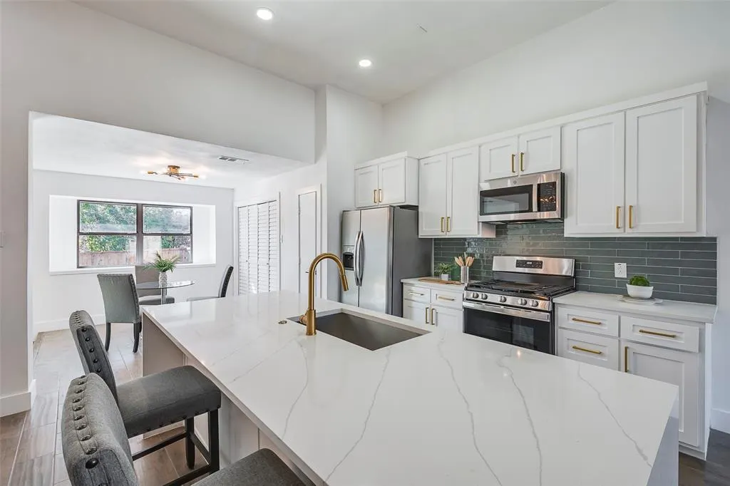 5607 Emrose Circle