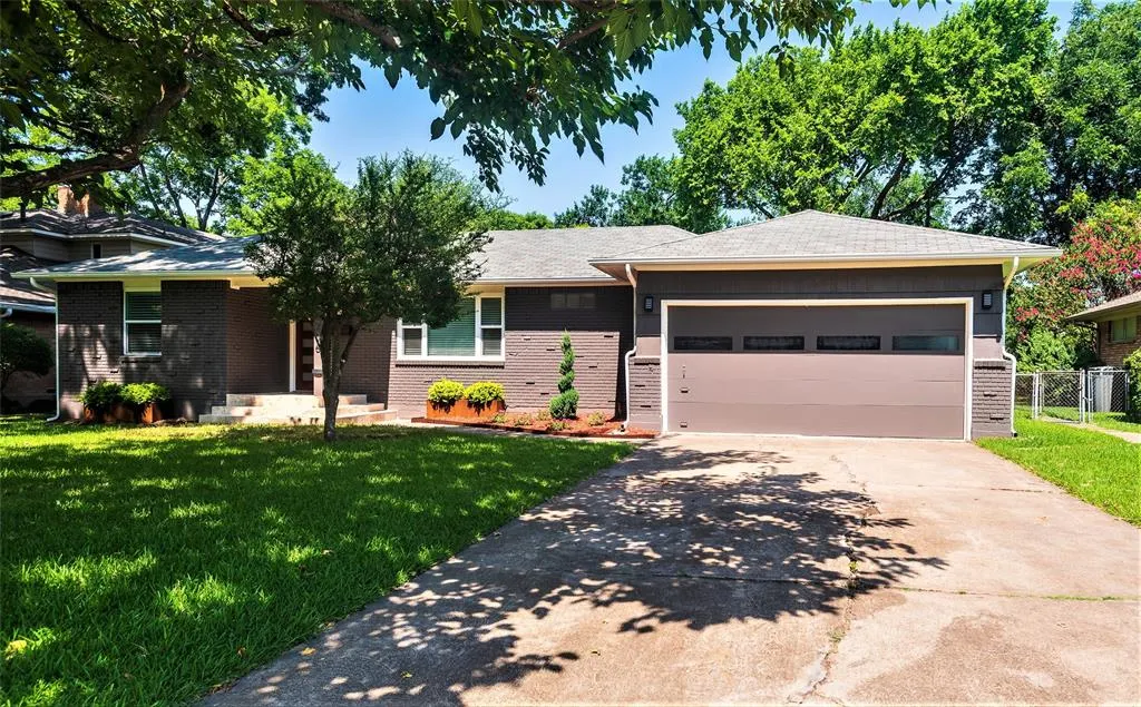 206 S Dorothy Drive